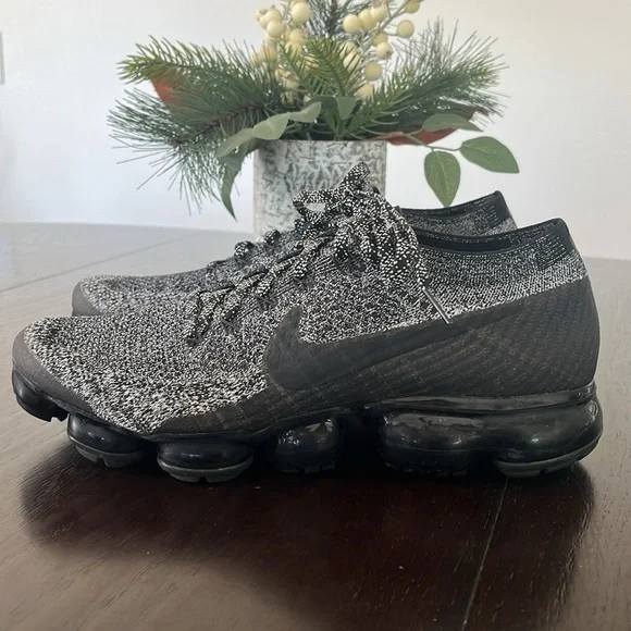 Nike Air Vapormax 2.0 Oreo Black & White 2017 Athletic  Shoes Sneakers, Size 10 - Picture 3 of 11